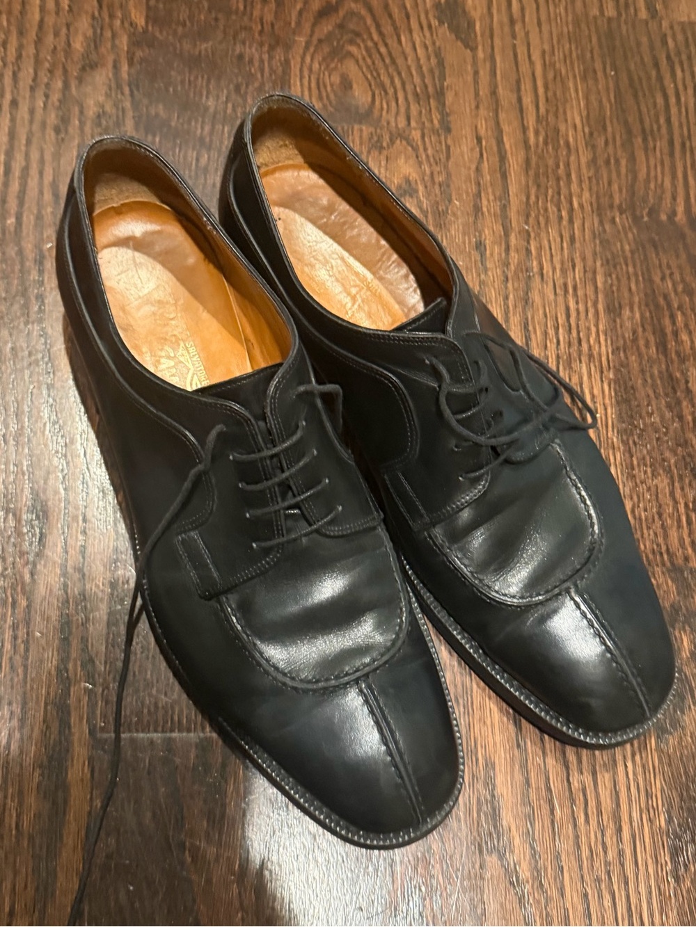Men’s size 12 black Ferragamo leather shoe